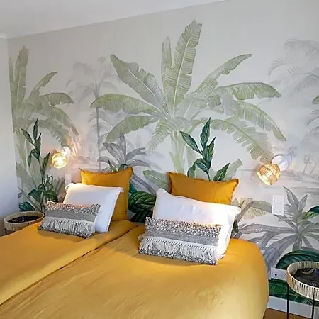 Les Agapanthes Bed & Breakfast